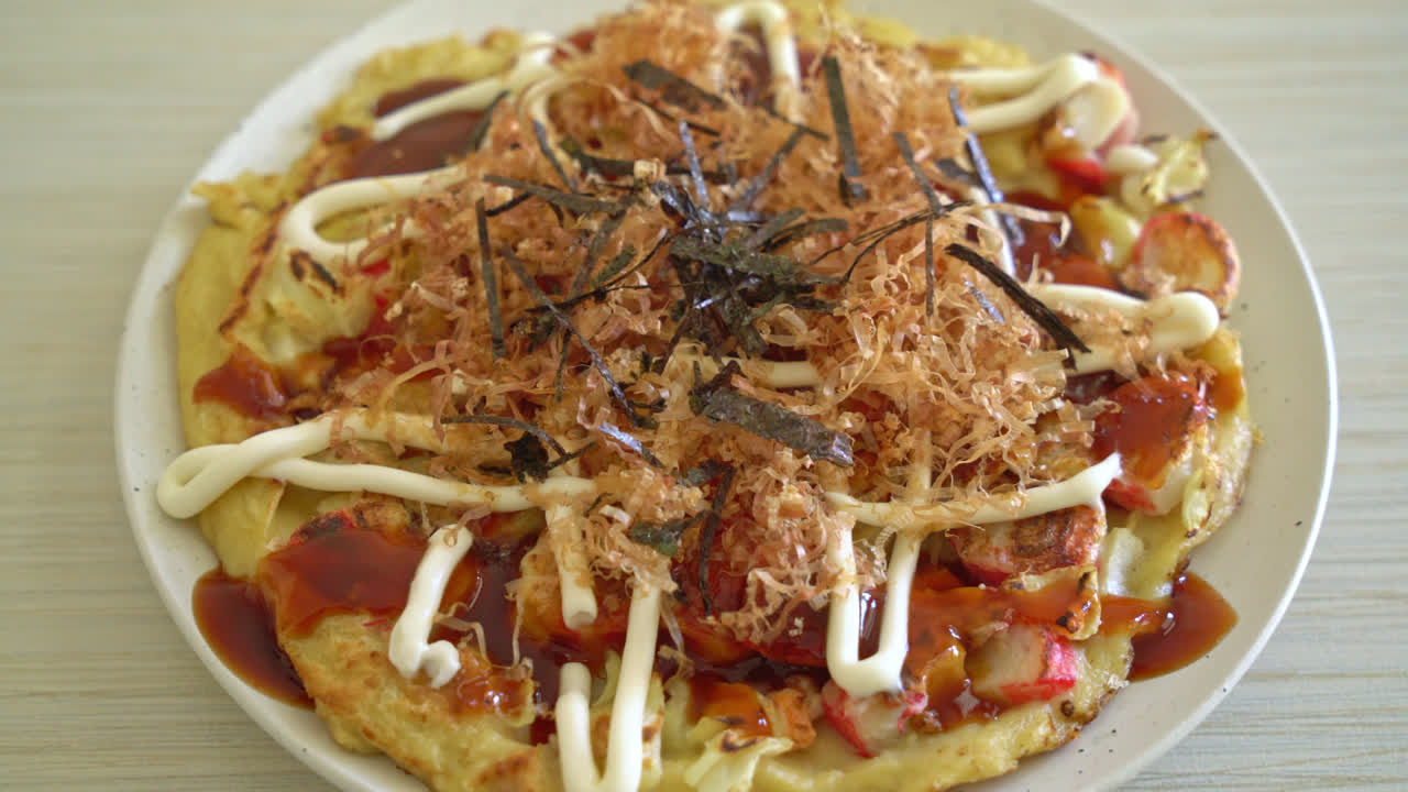 오코노미야끼라고 불리는 일본 전통 피자 - 일본 음식 스타일