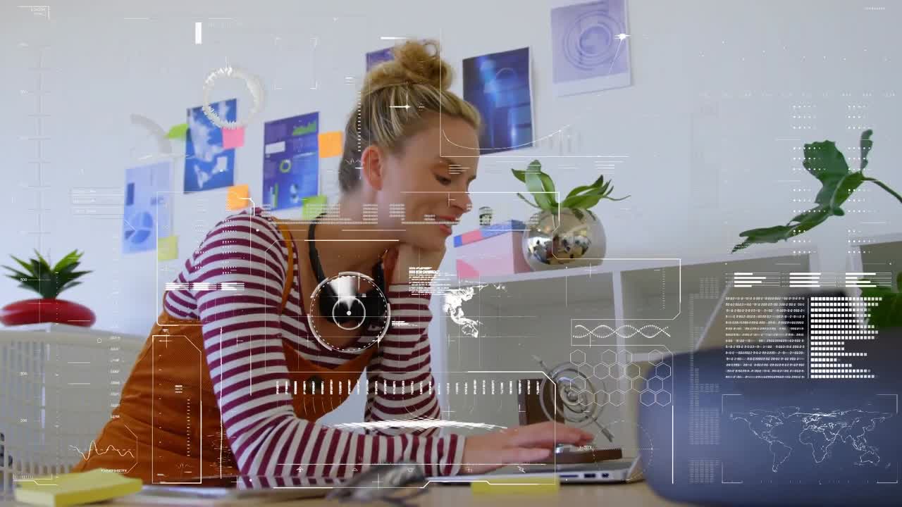 animación del procesamiento de datos financieros sobre una mujer de negocios caucásica.