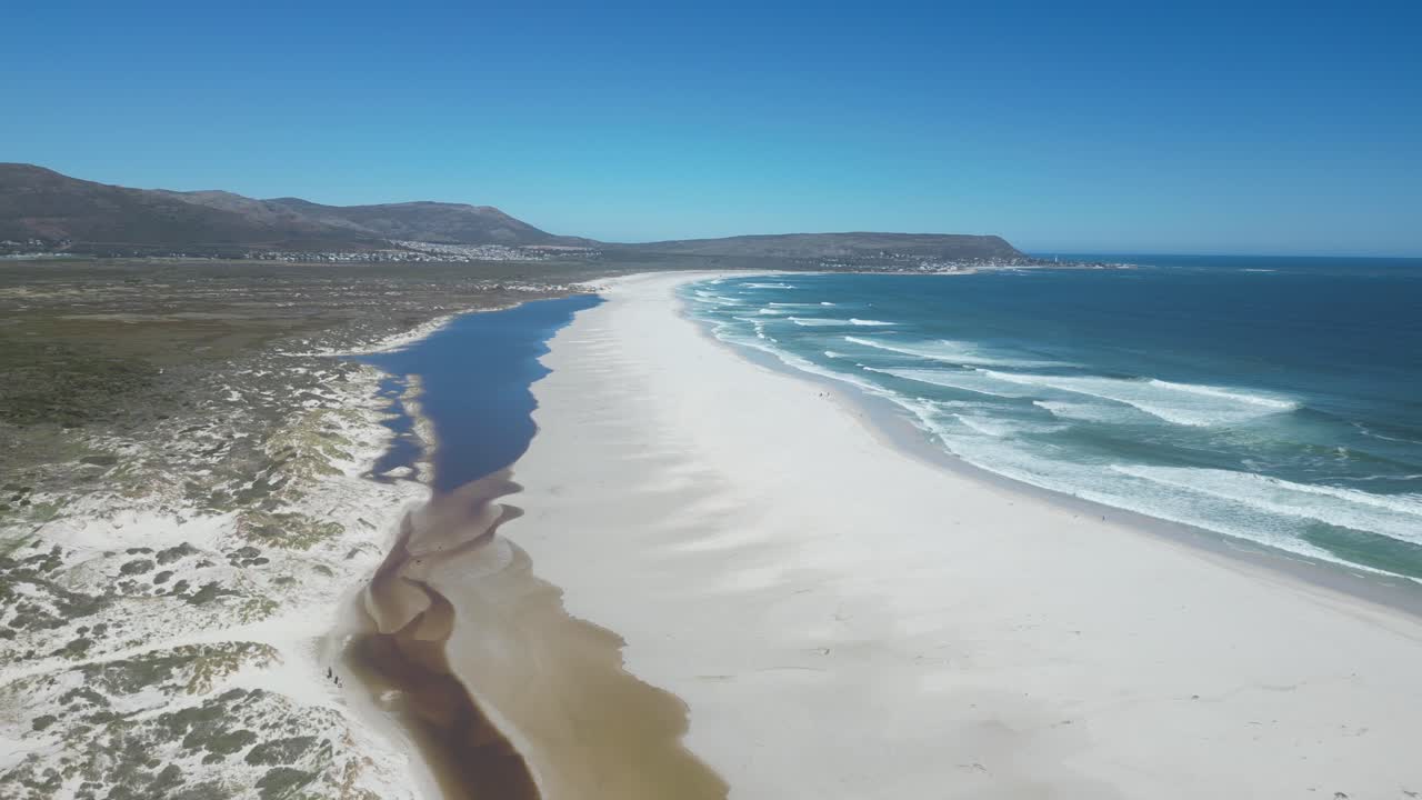 playa larga en noordhoek, sudáfrica en la costa atlántica
