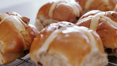 hot cross bun on baking tray 4k