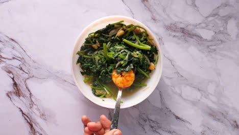 delicious shrimp and spinach dish