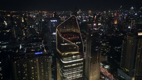 Paisaje-urbano-de-Bangkok-en-la-noche