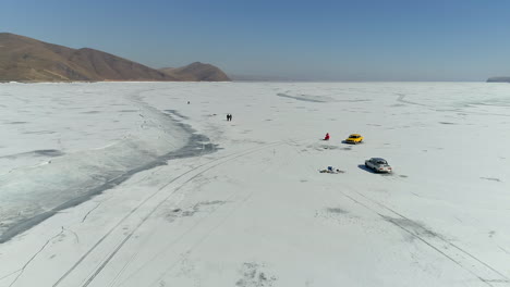 Pesca-De-Invierno-En-El-Río-Enisey