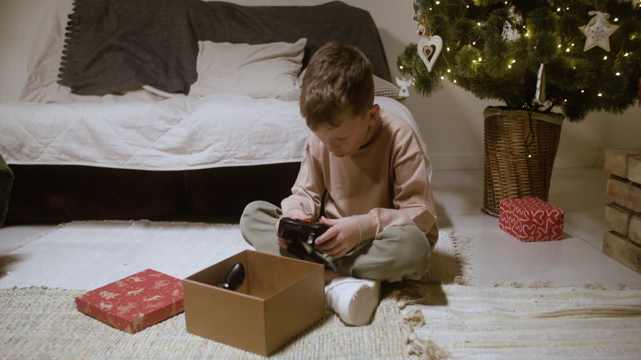 празднование нового года в гостиной.