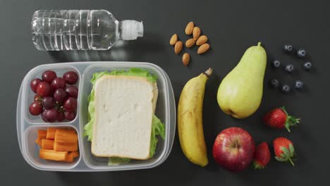 Video-Eines-Gesunden-Lunchpakets-Mit-Obst-Und-Gemüse