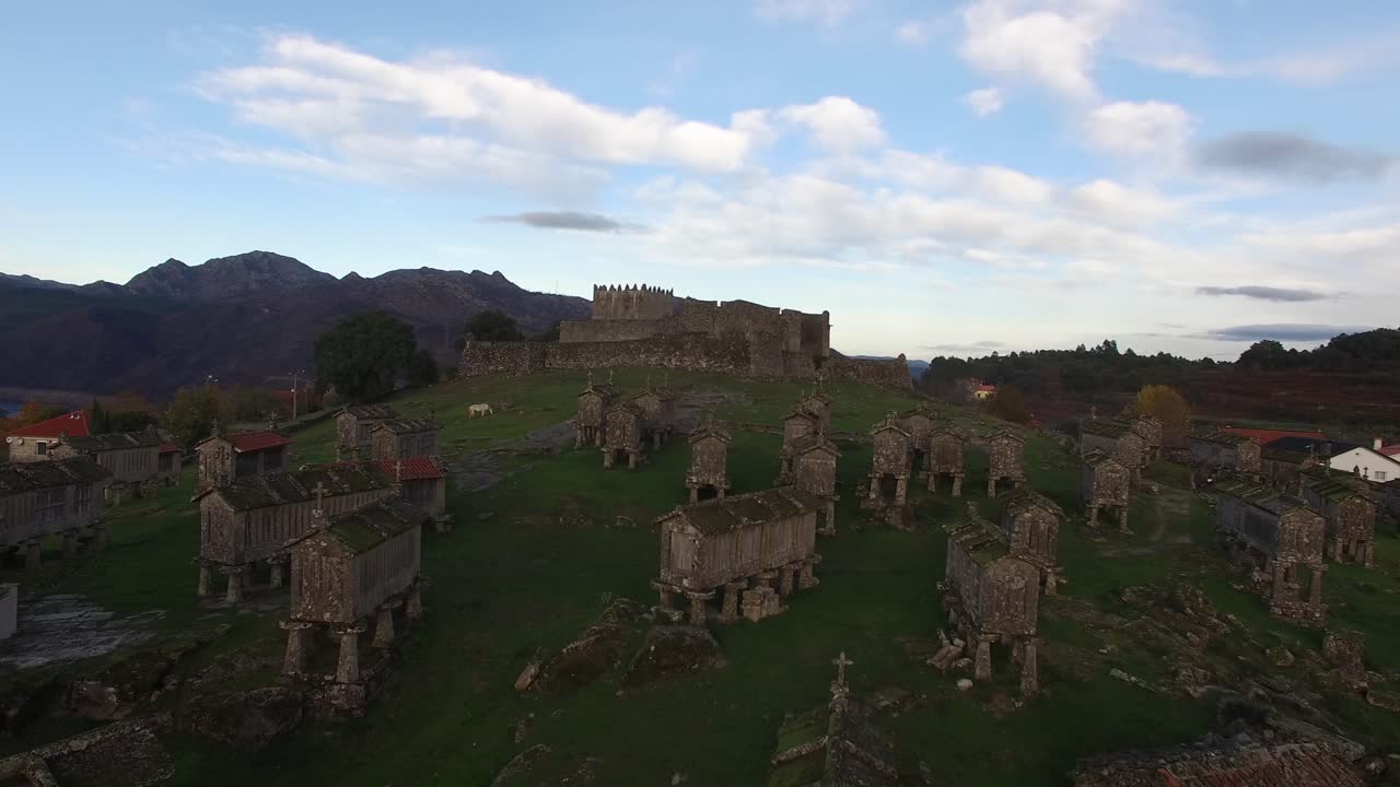 포르투갈 린도소 마을의 고대 곡물