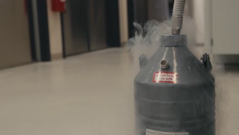 vapor generation during the filling of a liquid nitrogen dewar - close up