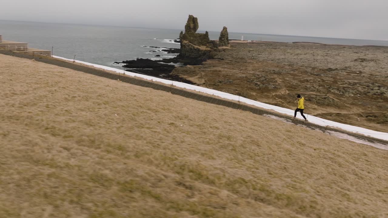 Talent on the way to the Lóndrangar viewpoint, Iceland