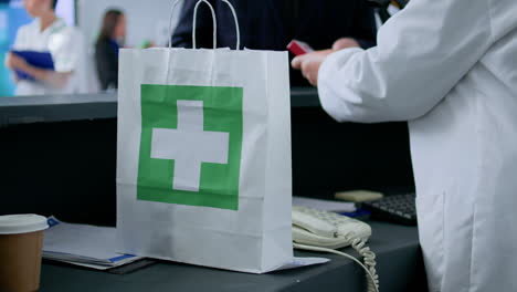el cliente compra pastillas cardiovasculares