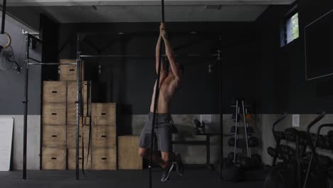 Entrenamiento-Cruzado-En-Un-Gimnasio