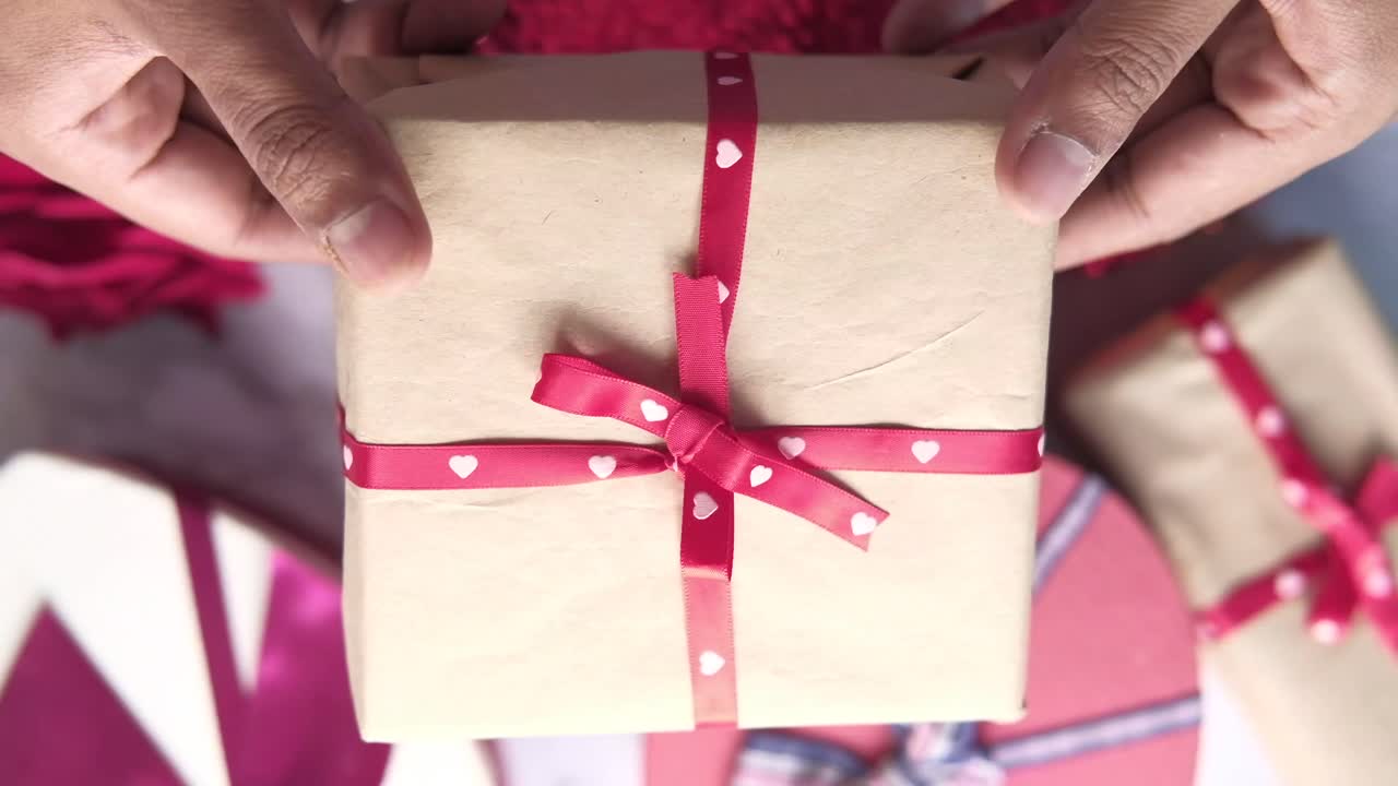 손에 있는 선물