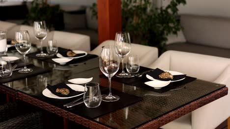 elegant outdoor restaurant dining table setting