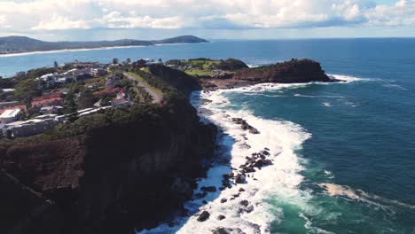 toma escénica aérea de drones de la hermosa vivienda residencial terrigal suburbios turismo de viajes el refugio skillion avoca turismo de la costa central nsw australia 4k