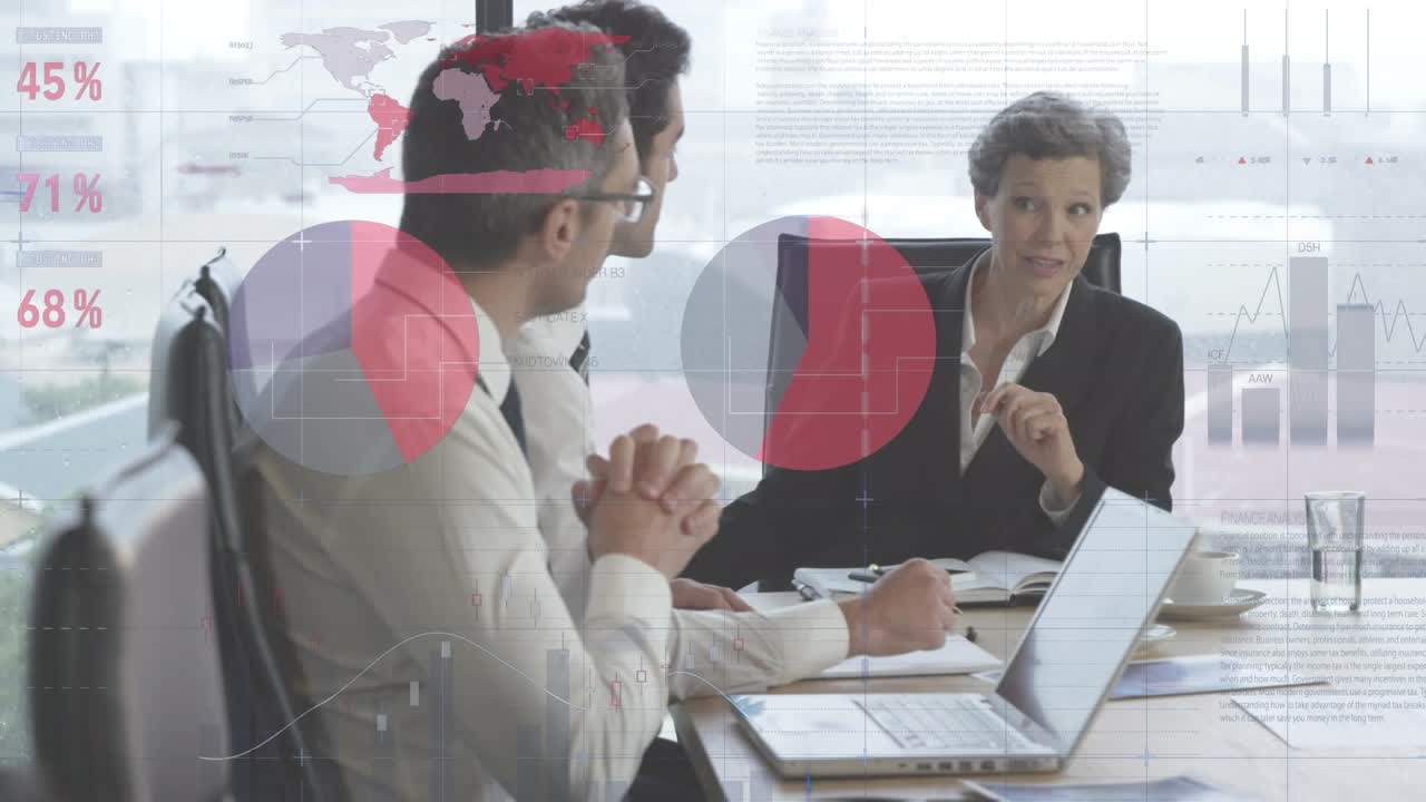 다양한 사업가들이 사무실에서 함께 토론하는 통계 데이터 처리의 활성화