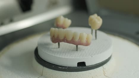 Dental ceramic furnace processing dental crowns