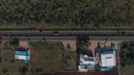 Autopista-Fuera-De-La-Ciudad-De-Chennai-Vista-Desde-Arriba,-Tráfico-Medio