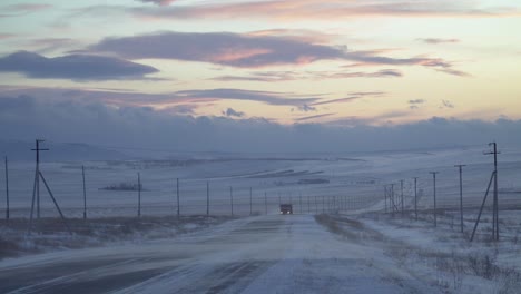 Wintersturm-Bei-Sonnenuntergang-Mit-Spur