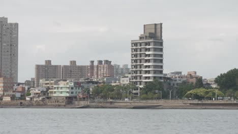 clip de mano de los edificios del distrito de tamsui en la ciudad de nueva taipei