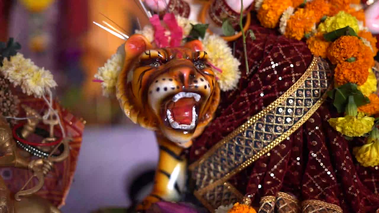 durga sentada sobre el león