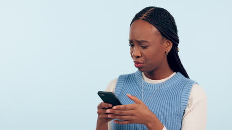 Telefon,-Stress-Und-Gesicht-Einer-Schwarzen-Frau-Im-Studio