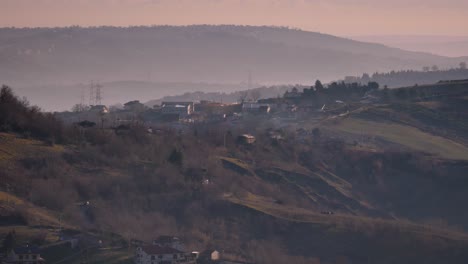 Blick-Auf-Die-Umliegende-Landschaft-Und-Sanfte-Hügel-Von-Guardiagrele,-Abruzzen,-Italien