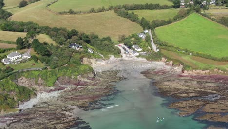 Weite-Sicht-Auf-Die-Bucht-Von-Talland-An-Der-Küste-Von-Cornwall