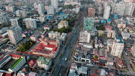 Bird's-eye-view-dolly-in-the-city-of-ViÃ±a-del-Mar,-tourist-and-residential-center-of-the-city