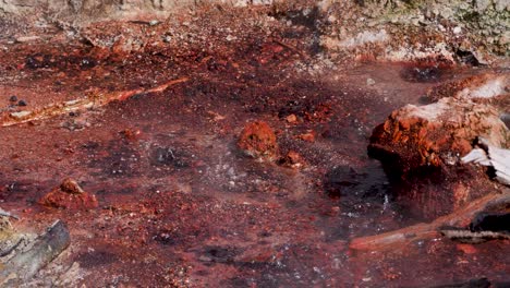 Primer-Plano-De-La-Primavera-Del-Hoyo-Negro-En-Yellowstone