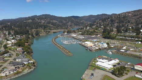 Chetco-River-mouth-and-Brookings-harbor,-Oregon