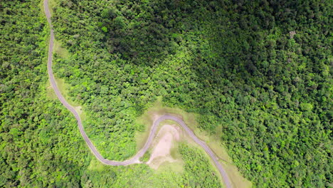 Mountain-roads-in-Santa-Fe-district-in-Veraguas-Province,-Panama,-rain-forest