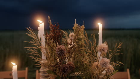 banquete de bodas al anochecer