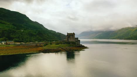 eilean donan castle in dornie, kyle of lochalsh, scottish highlands, scotland