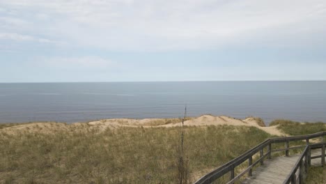 The-coast-of-Lake-Michigan-from-old-Bronson-Park-in-Muskegon,-MI