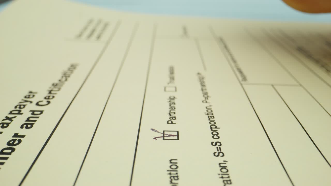 rellenar a mano un formulario de impuestos