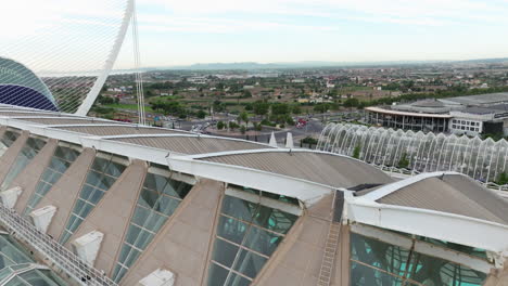 Una-Arquitectura-Moderna-De-La-Ciudad-De-Las-Artes-Y-Las-Ciencias-En-La-Ciudad-De-Valencia,-España