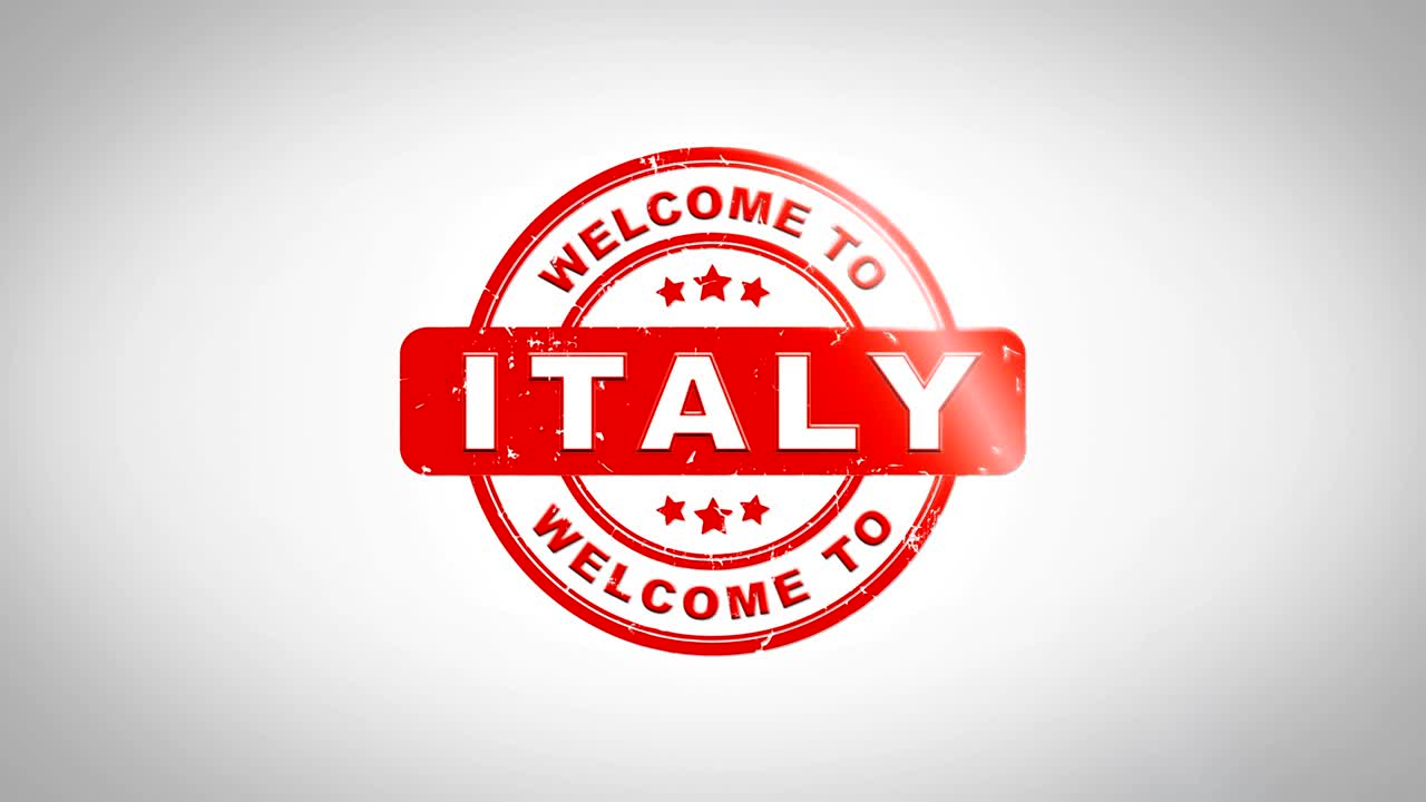 Benvenuti in ITALIA Animazione di timbro in legno con testo timbrato. Inchiostro rosso su sfondo di carta bianca pulita con sfondo opaco verde incluso