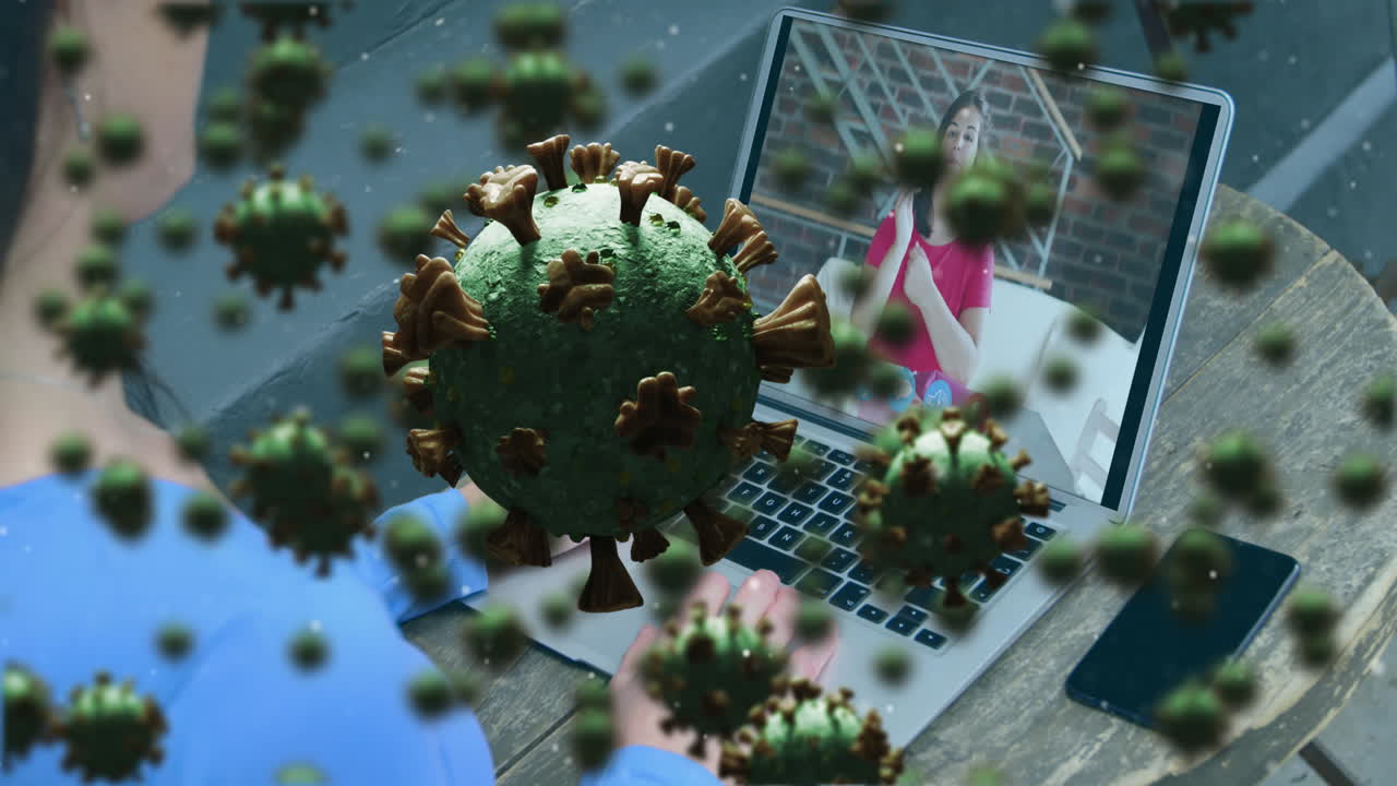 animación de las células de covid-19 sobre la mujer de negocios en la pantalla del portátil