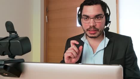 technical support specialist assisting a client
