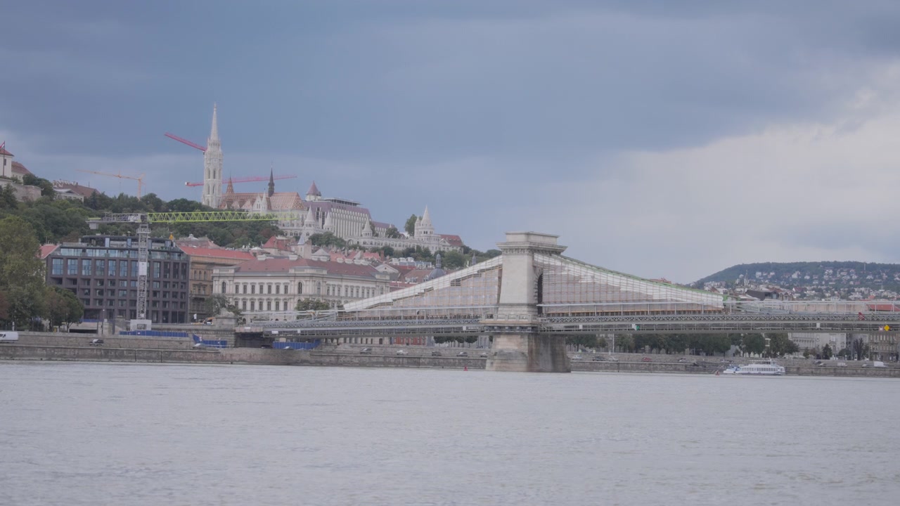 Costruzione del ponte a catena a Budapest