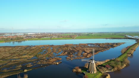 Panorama-Of-Kinderdijk-With-The-Iconic-18th-century-Windmills-In-South-Holland,-Netherlands