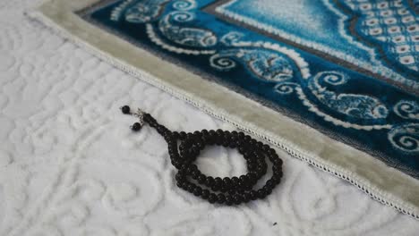 islamic prayer materials prayer rugs and prayer beads,