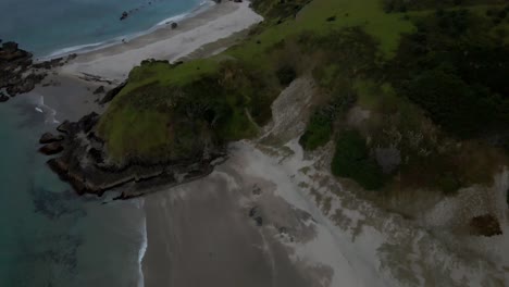 Ocean-Beach-At-Whangarei-Heads-On-A-Gloomy-Day-In-Northland,-New-Zealand