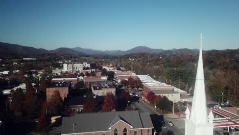 Waynesville,-North-Carolina-Slow-Low-Aerial-Push