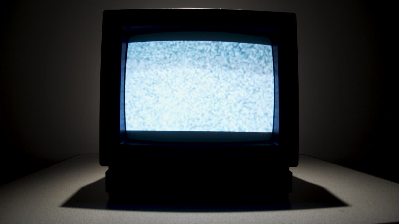 그림처럼 정적이 있는 오래된 아날로그 tv