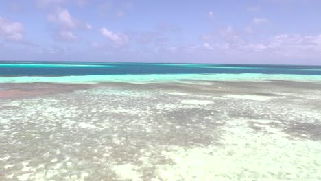mar del caribe en los rocas