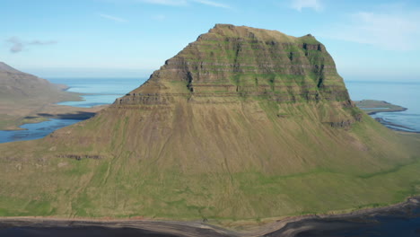 Montaña-Kirkjufell