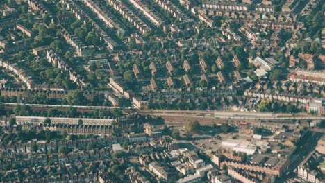 Imágenes-Aéreas-Del-Tren-De-Cercanías-Del-Ferrocarril-De-Londres