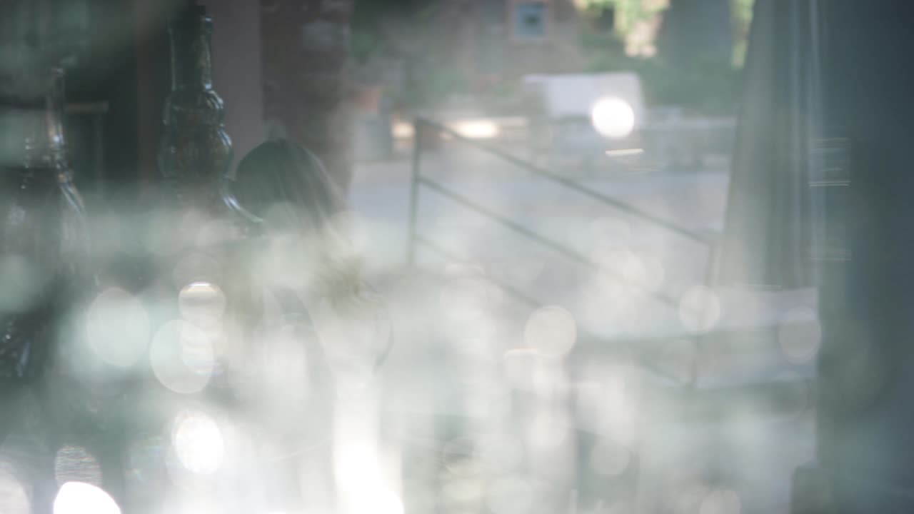 마당 과 식당 의 흐릿 한 전망