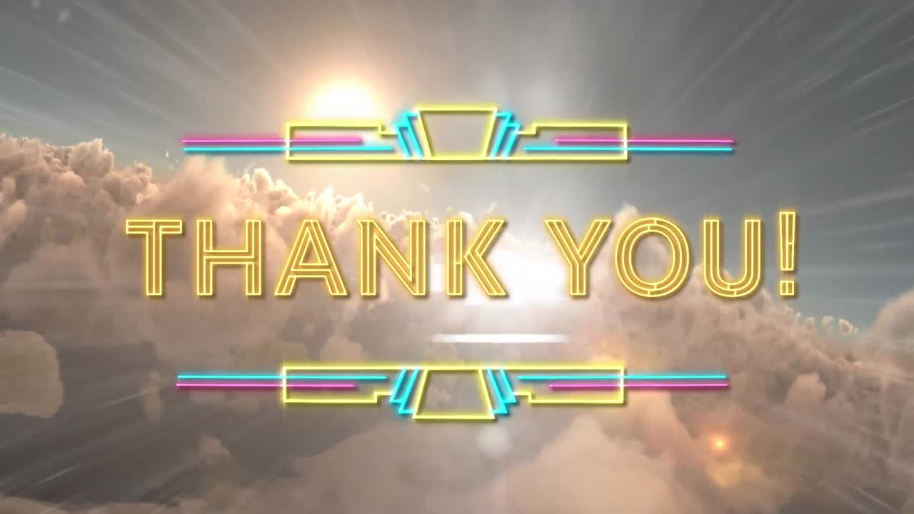 구름진 해가 지는 하늘 위에 있는 감사 문자의 애니메이션