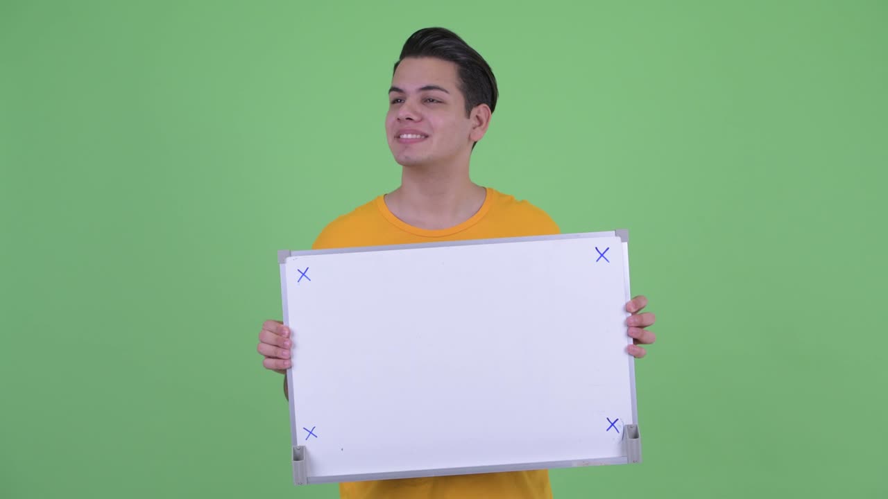 Giovane e bell'uomo multietnico